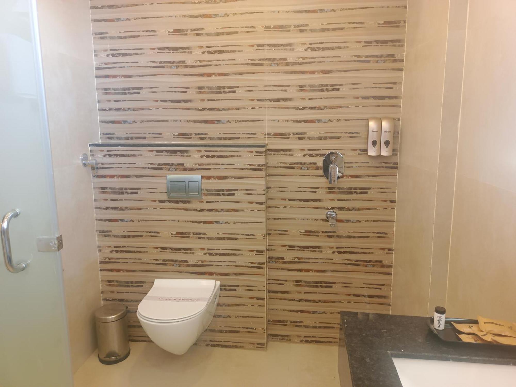 Hotel Kadamb Tree Джабалпур Екстериор снимка