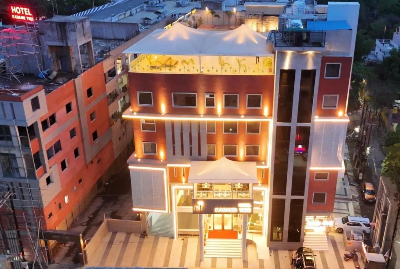 Hotel Kadamb Tree Джабалпур Екстериор снимка